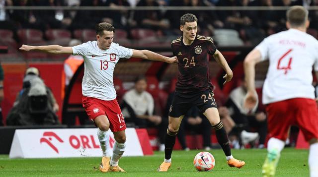 九游体育官网-用新人新阵踢出老味道，弗利克的试验没有人看得懂