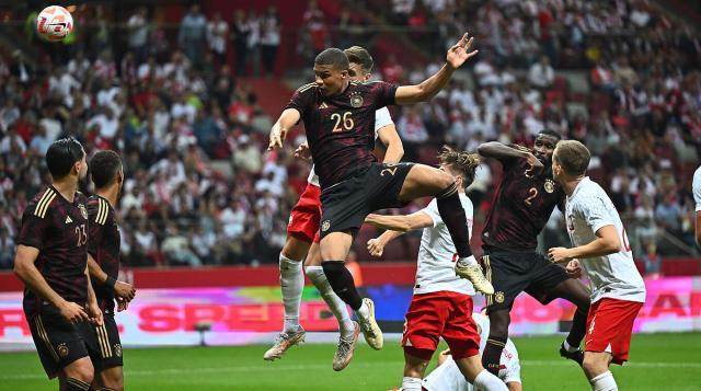 九游体育官网-用新人新阵踢出老味道，弗利克的试验没有人看得懂