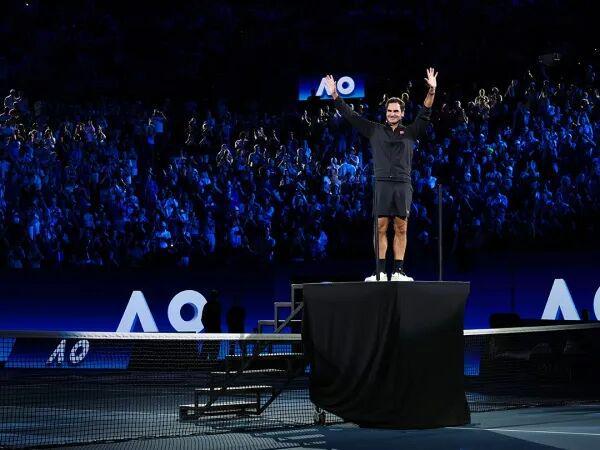 罗德拉沃尔上空最璀璨的烟花 献给罗杰费德勒 致我们终将逝去的青春