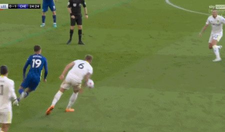 1652308761300053666.gif 九游体育-【英超】芒特传射科瓦契奇伤退 切尔西胜10人利兹联