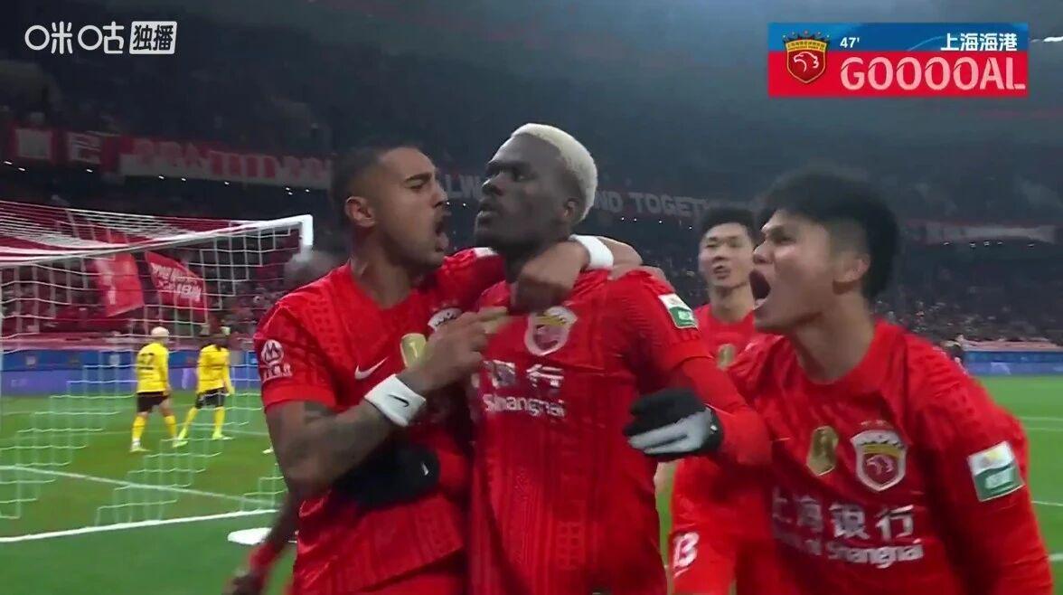 九游体育官网-下半场连轰4球！卫冕冠军4-1夺赛季首胜，西海岸2战丢6球遭连败