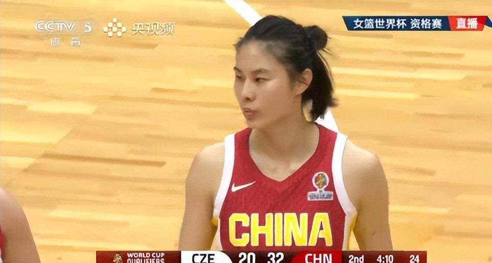 九游体育官网-光漂亮有啥用？4战15中4，失误多于进球数，球迷：咋进的国家队？