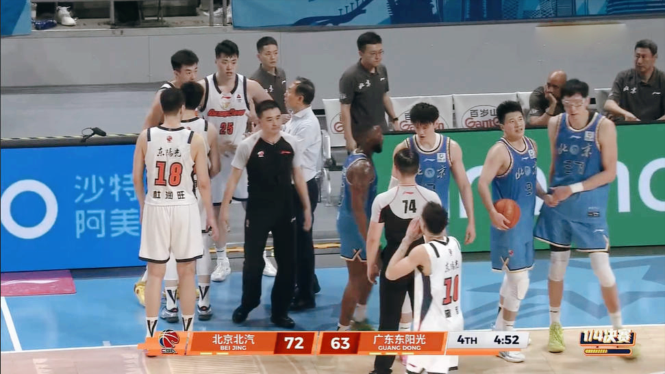 徐杰0分！广东出局，CBA第3支4强出炉！战上海：巩晓彬献1记良策